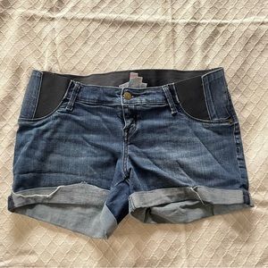 🔥SOLD🔥 Isabel Maternity Midi jean shorts